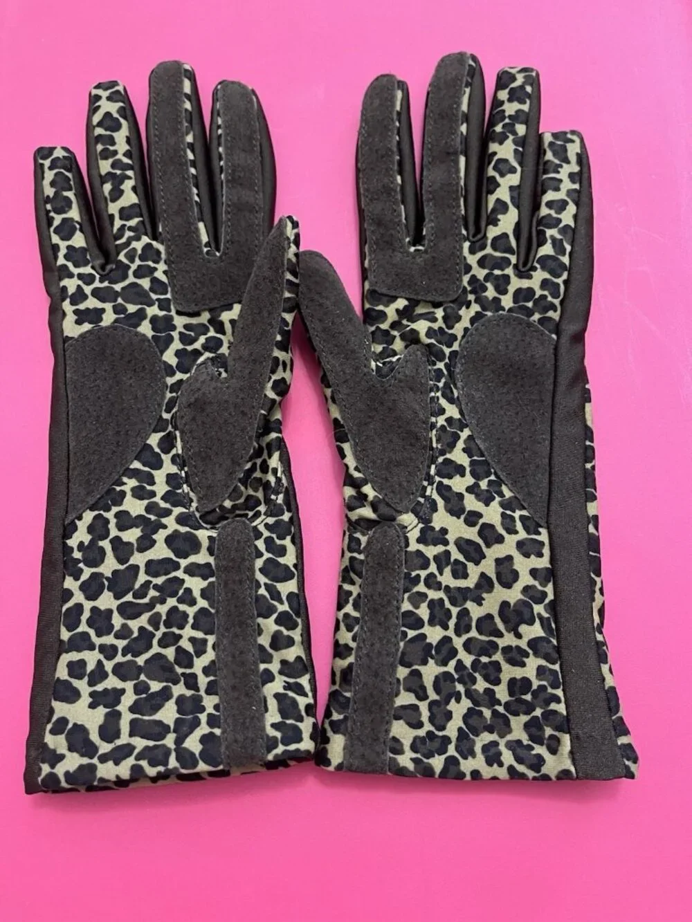 ISOTONER Leopard Gloves Fleece Lined Flex One Size Driving Palm Grip Brown Tan